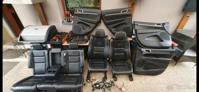 Sedadla Jeep Grand cherokee wk2