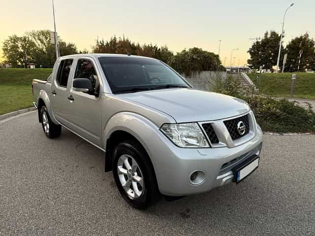 Nissan Navara 2.5CDi 106KW, RV:2015, Nové pneu, Nová STK