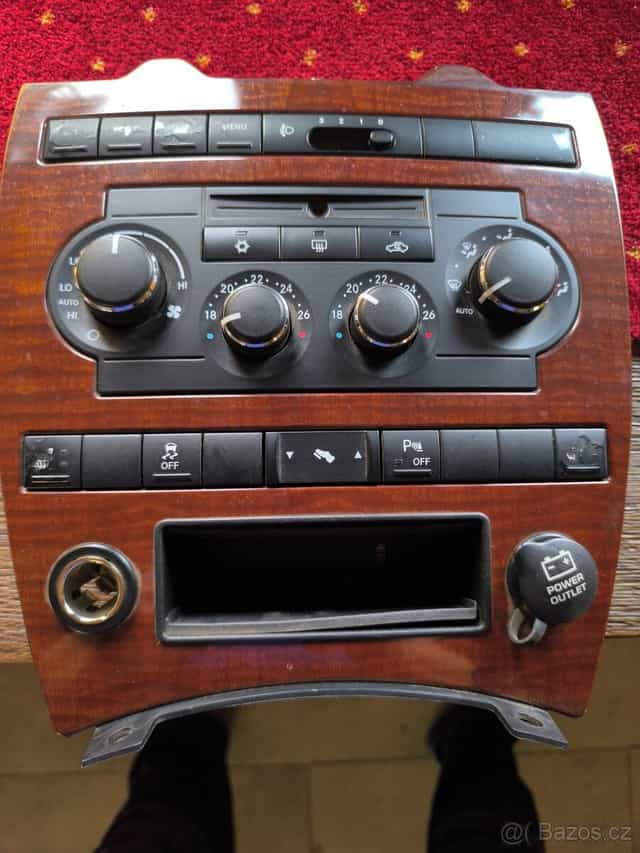 Jeep grand Cherokee  3.0 crdi rok 2006