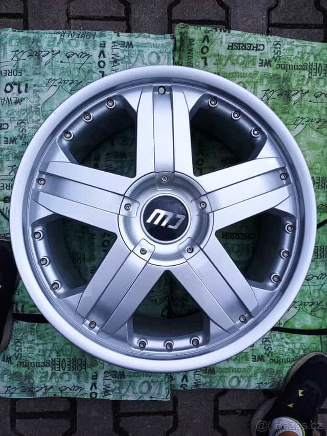 Borbet CW 22" , 5x120 R22, Šíře 10, ET-35