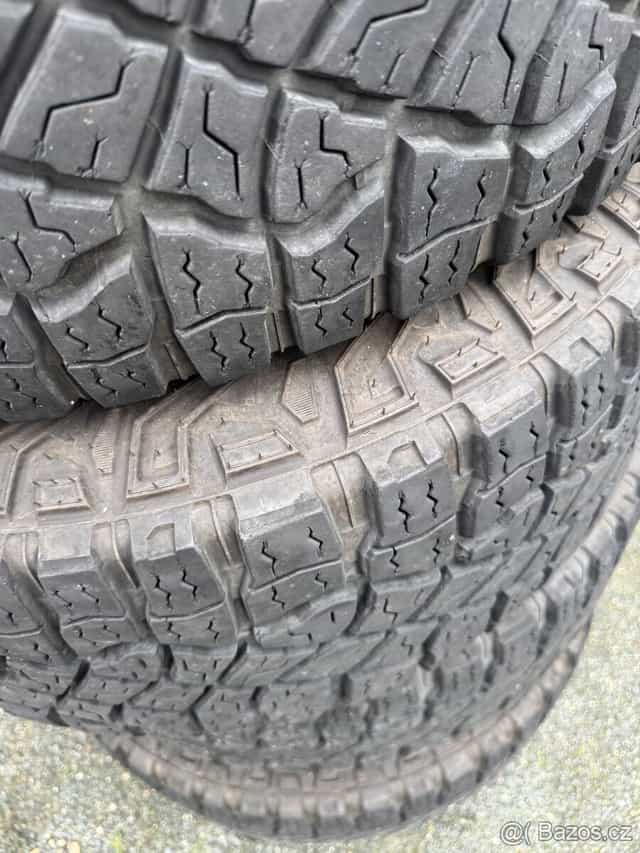Pneu Goodyear Wrangler Territory AT LT325/65 R18