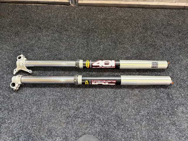 Přední tlumiče KTM