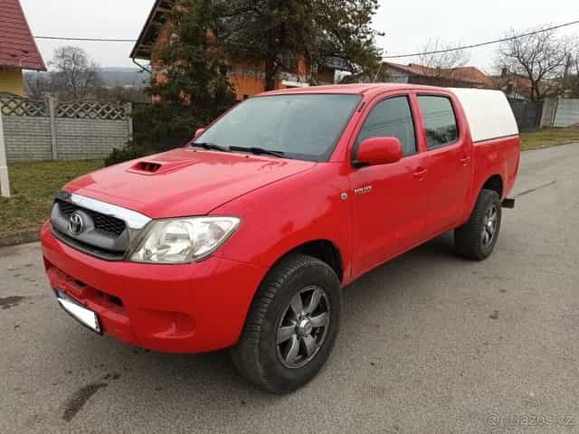 Toyota Hilux DC 2.5 I D-4D Terra 2011, 106 kW, 4x4,207000 km