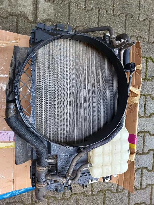 Chladiče,nárazník Nissan Navara D23 NP300 Renault Alaskan