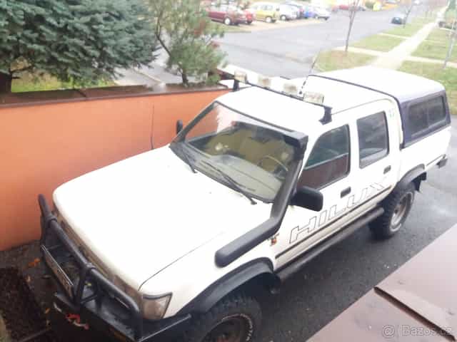 Toyota Hilux 2,4 WD r.v. 1997