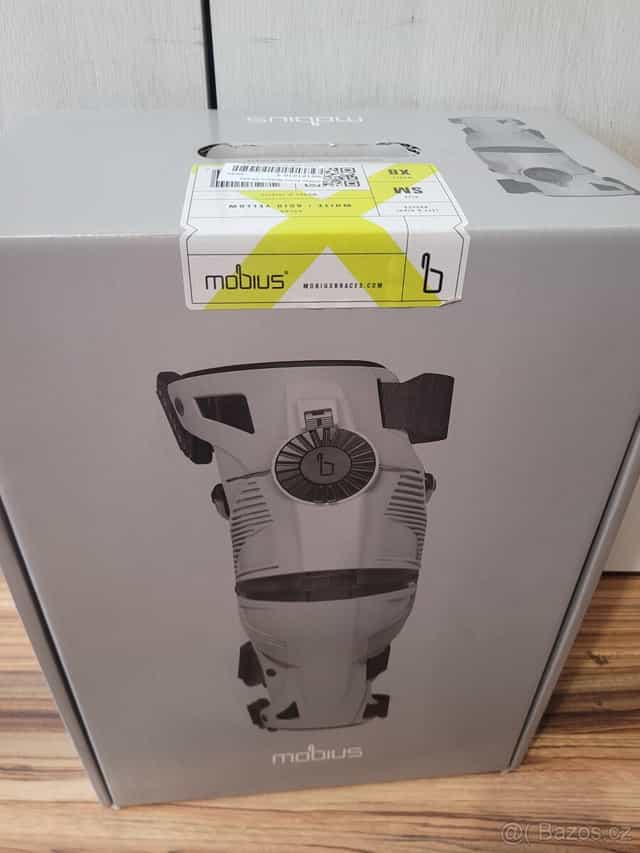 Kolenné ortézy MOBIUS X8 veľkosť S/M ako nové