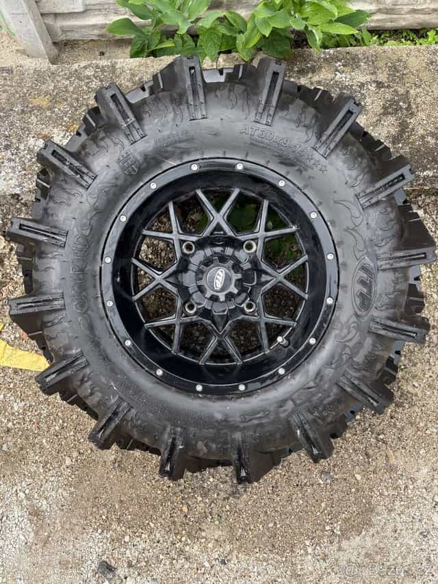 Pneu ITP Cryptid 30x9 R14 a disky ITP R14 rozteč 4x156