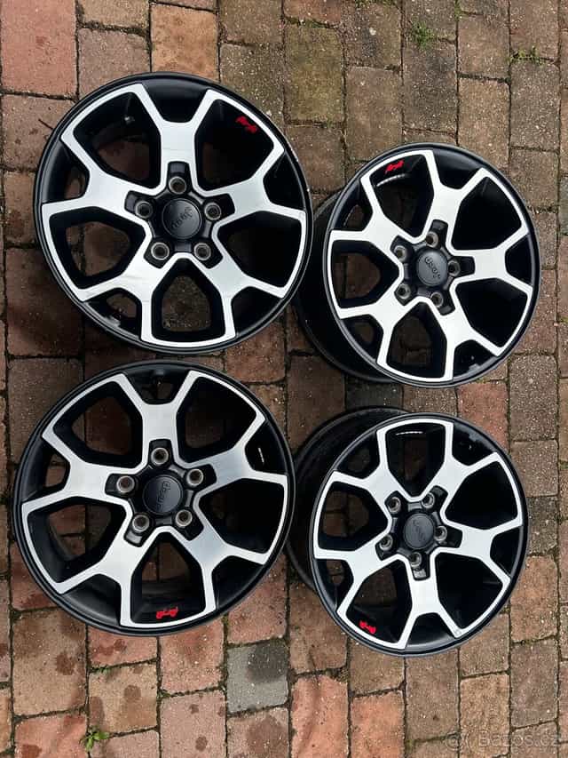 Jeep Wrangler r17 JL JK Rubicon Gladiátor alu disky kola