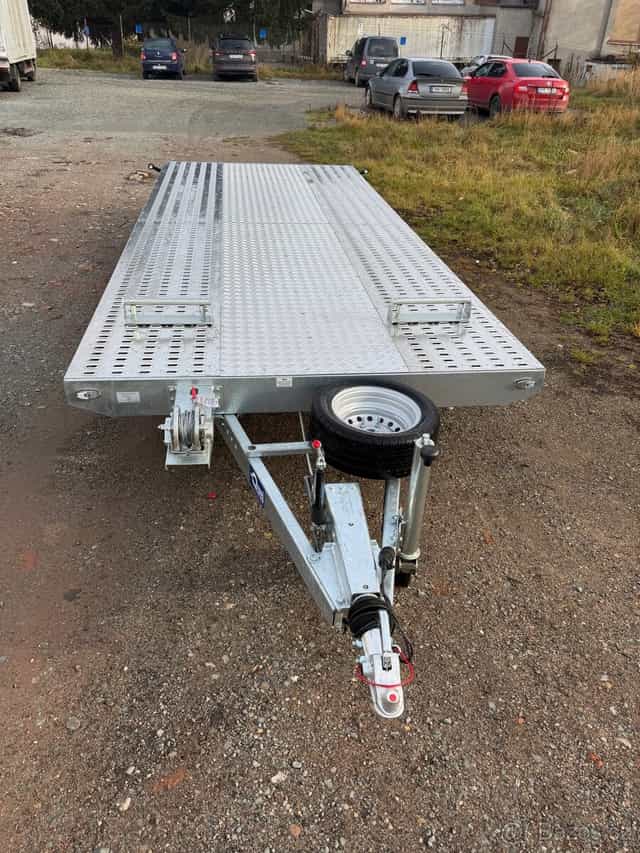 Prodám nový 3-nápravový plato přívěs BLYSS 3500 kg