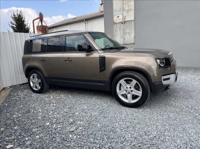 Nabízíme Land Rover Defender 3,0 110 D300 DPH 1.maj původČR