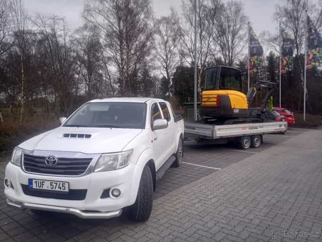 Hilux 2,4D, 4x4, manuál