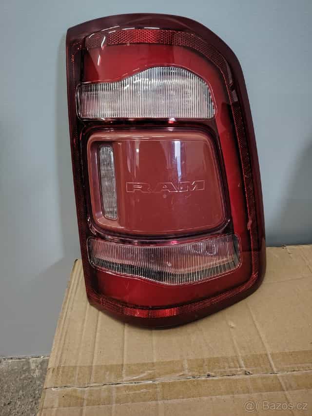 P. Zadní světlao RAM 1500DT