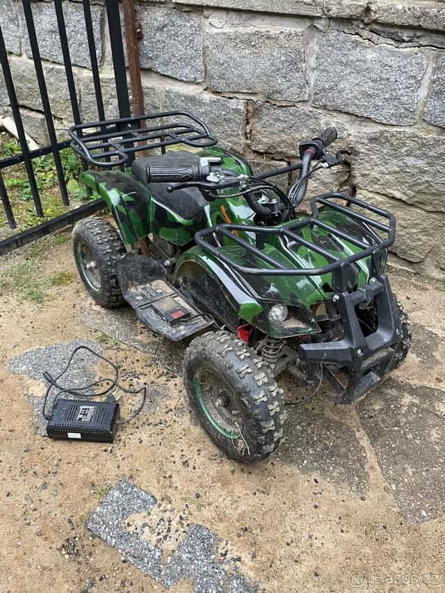 Dětská větší elektro čtyřkolka