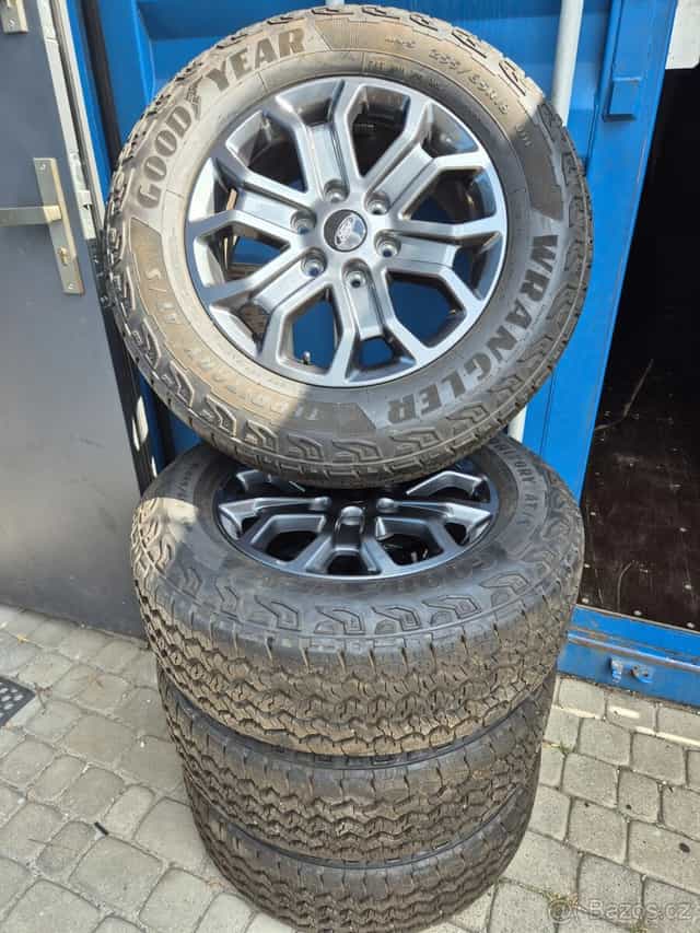 Letní sada Ford Ranger + vw Amarok 6x139,7 zánovní pneu