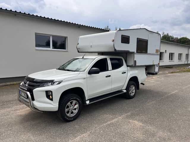 Obytná nástavba na pick-up