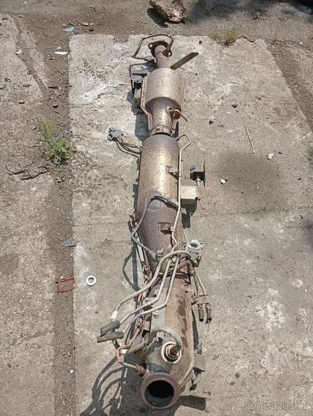 NISSAN NAVARA D23 2,3DCI RV 21 FILTR PEVNÝCH ČÁSTIC A ADBLUE