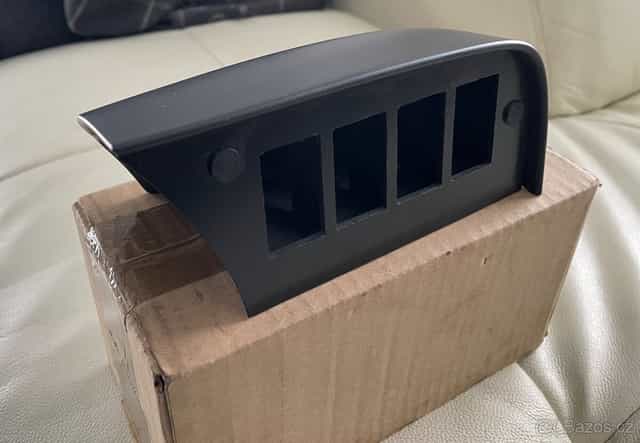 Kaplička pro Land Rover Discovery 4 lakovaná