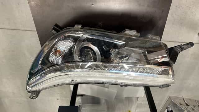 Hilux predni svetla plus mlhovka