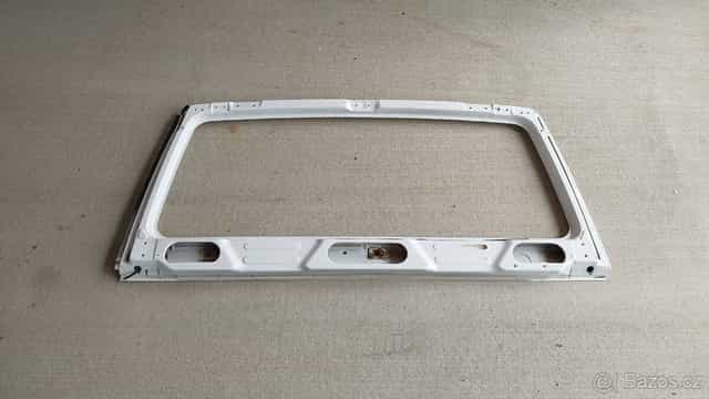 Suzuki Samurai SJ413 – Rám čelního skla bílý