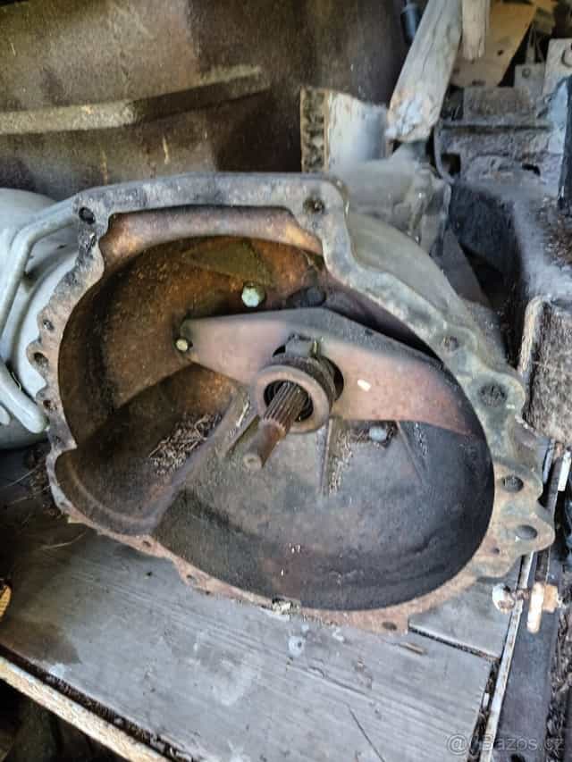 Prodám převodovky 2 ks Sierra 4 kvalt