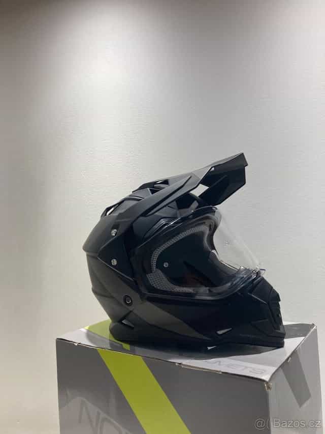 Helma/přilba NOX N312
