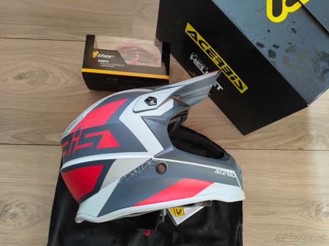 Přilba, boty , brýle motokros