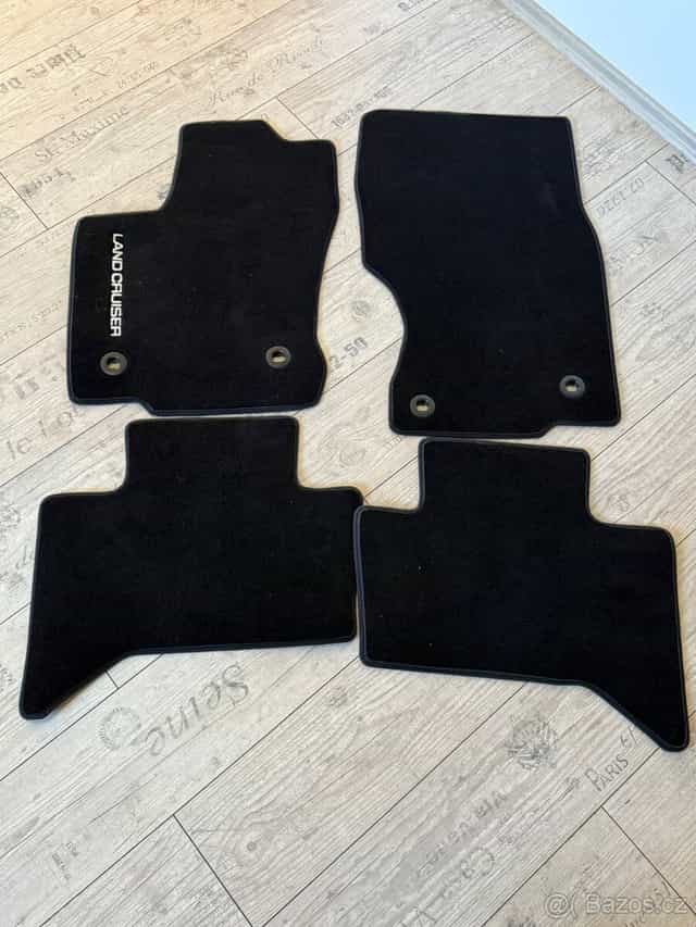 Toyota Land Cruiser 250 orig. textilní koberce