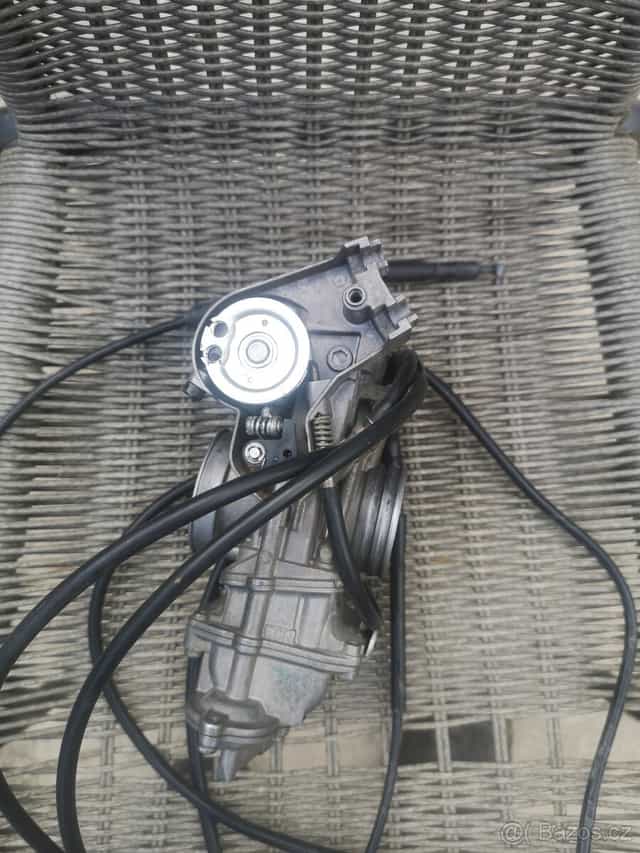 Honda CRF 450R, 2007, karburátor.