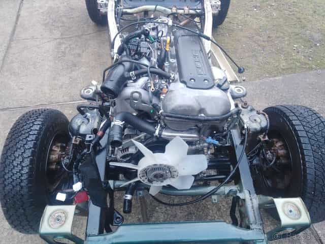 Motor + převodovka + podvozek Suzuki Jimny