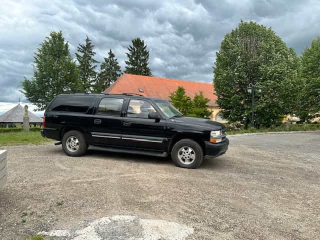 Chevrolet Suburban 5,3i V8 4x4 r.v. 2003 i na splátky všem