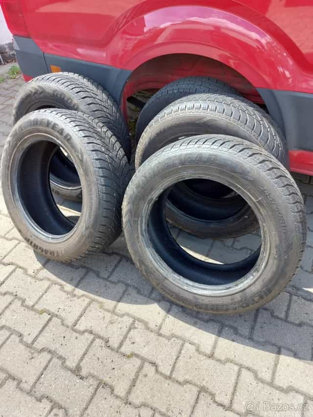 Zimní gumy Goodyear 245 60 r18