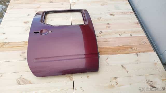 NISSAN NAVARA D40  –  DVEŘE PRAVÉ ZADNÍ VÍNOVÉ