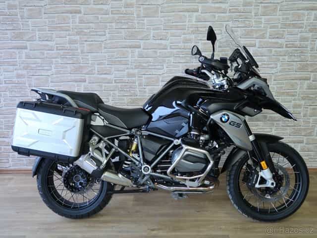 BMW R1200GS Tripleblack 26000km, servisní kniha, po servisu