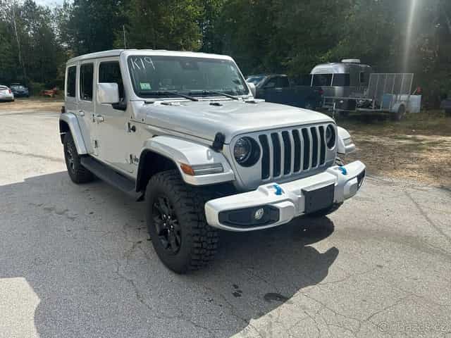 Jeep Wrangler Sahara 4xe 2023 –  hybrid s výkonem 2.0