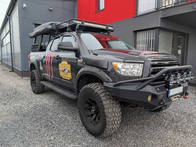 Toyota Tundra, 5.7 V8 TRD paket, expediční úprava