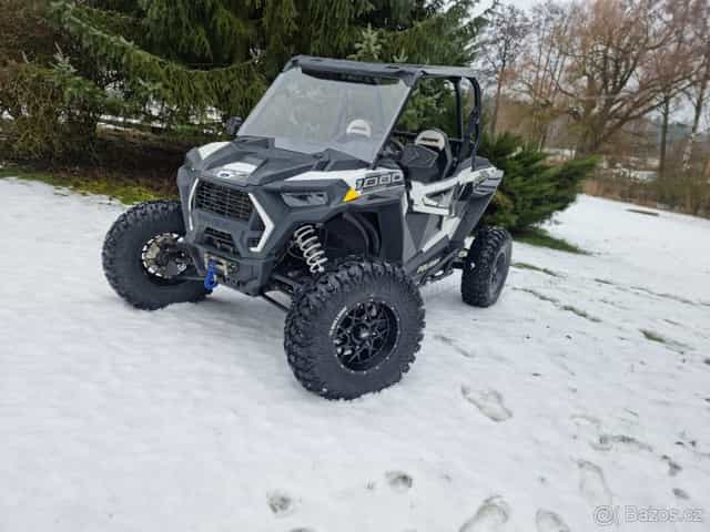 Polaris RZR 1000 XP