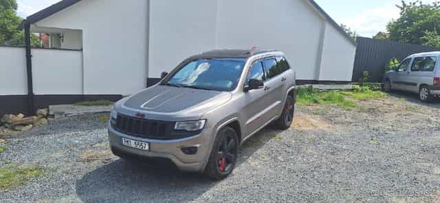 Jeep grand Cherokee overland, 2016 184kw. Odpočet DPH.
