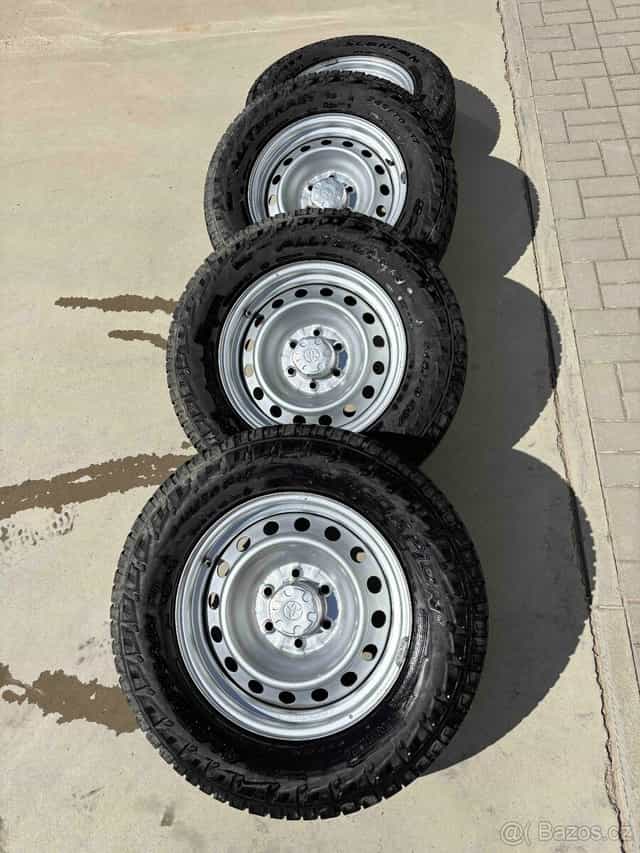 Sada terénních kol na Land Cruiser 150