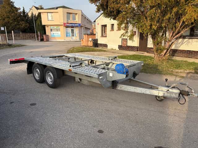 Přepravník na auta TEMARED 2700 ,odpočet DPH.