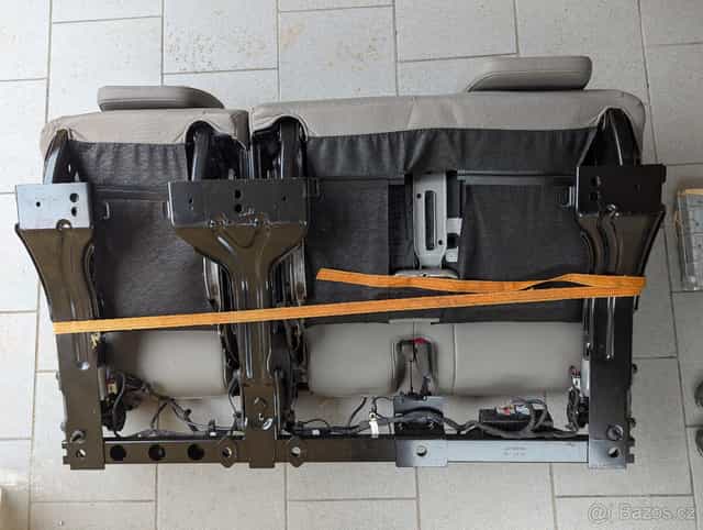 Chevrolet Tahoe sedačky