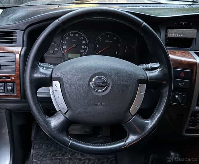 Kožený volant Nissan Patrol Y61 GU4