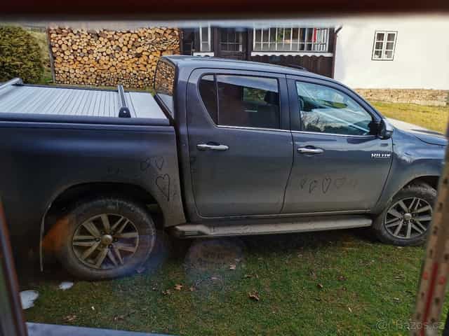 Roleta MountainTop Roll včetně příčníků Hilux 2020