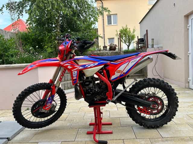 BETA RR Race 300 2T MY22 - skvělý stav- 62 mth