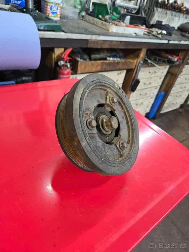 Land Rover td5 řemenice