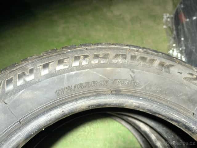 Prodám 2ks zachovalé zimní pneumatiky Firestone Winterhawk