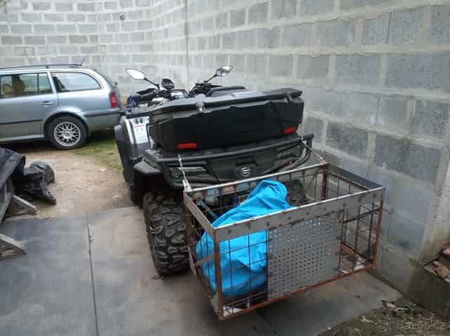 Dobrý pomocník k domu a v lese