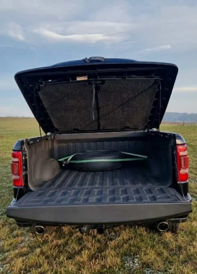 DODGE RAM 5. GEN - KRYT KORBY - JAKO NOVÝ