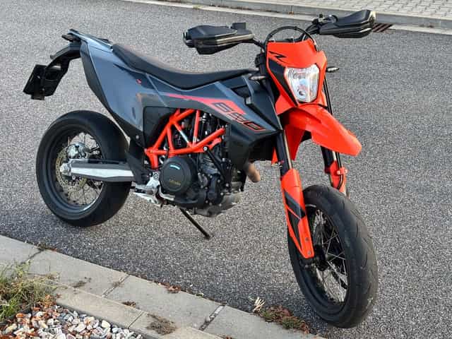 KTM 690 SMC R 2022