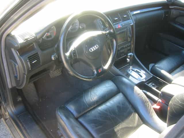 AUDI A8, S8 D2 - sedačky RECARO