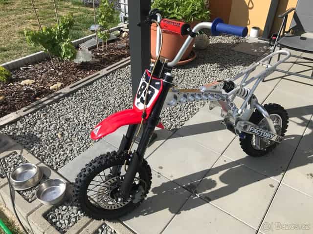 Na díly nebo jako celek stavba Honda crf50+ orig.díly Honda